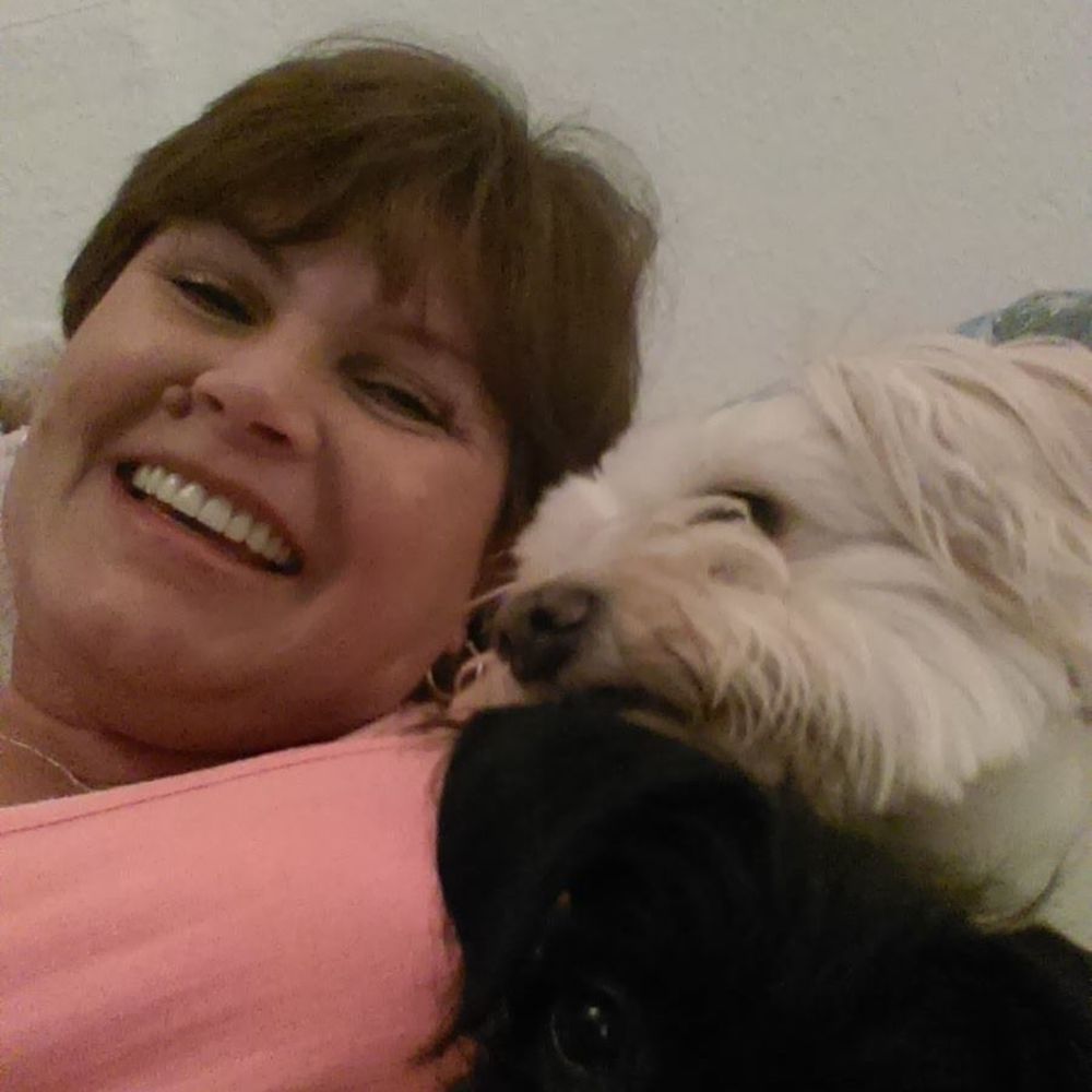 Meet your Posher, Emiley