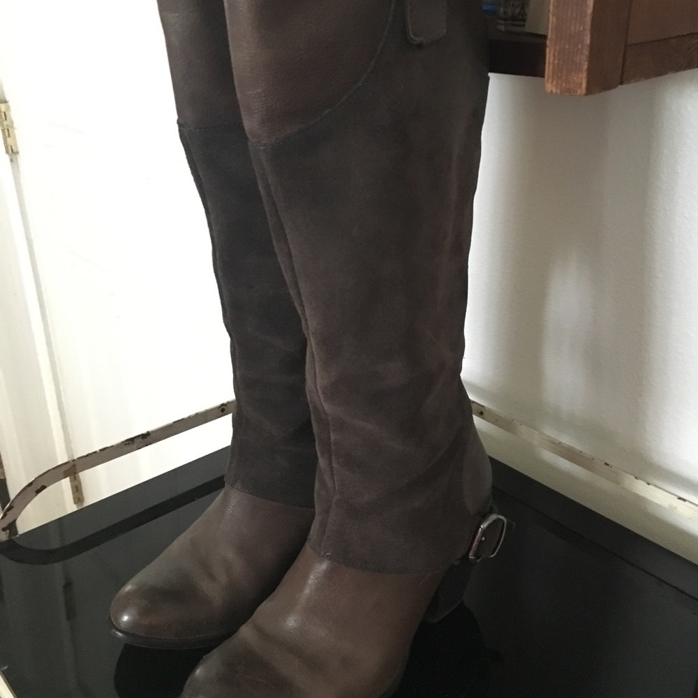Fergie Brown boots wide calf!