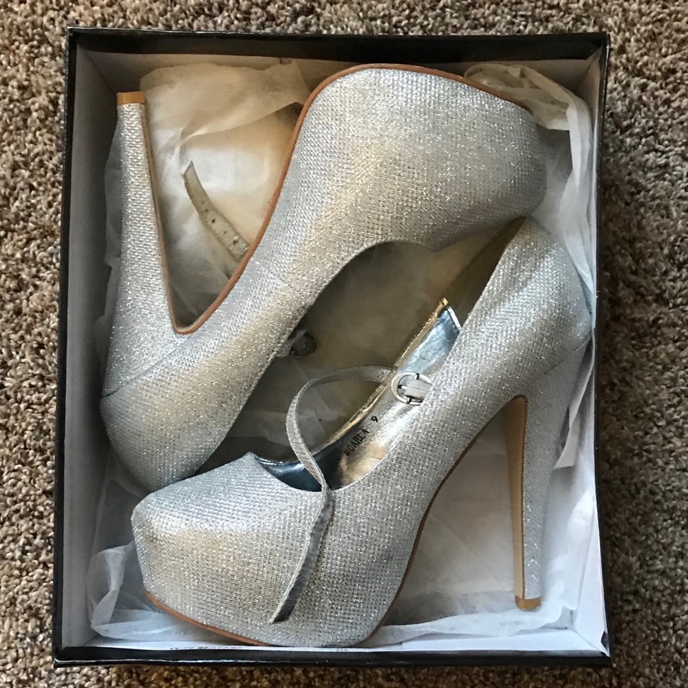 Sparkle Silver Pumps - Love D