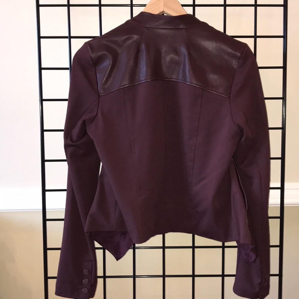 Blazer - Picture 3 of 3