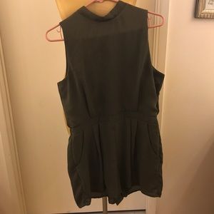 ❤️One Clothing Los Angeles Olive Green Romper❤️