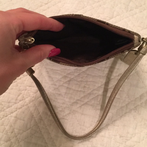 Coach wristlet - Picture 4 of 4