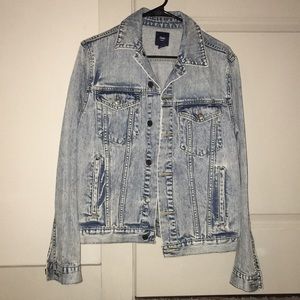 Women’s Boyfriend Gap acid wash jean jacket