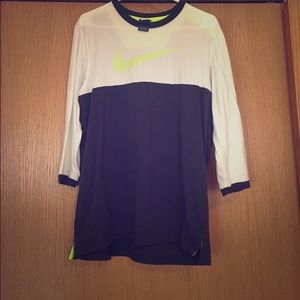 Nike 3/4 sleeve Shirt