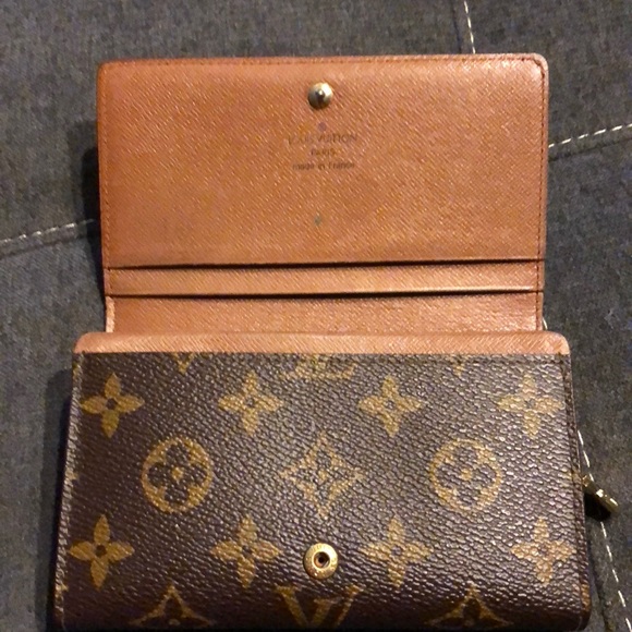 Authentic Louis Vuitton wallet - Picture 2 of 8
