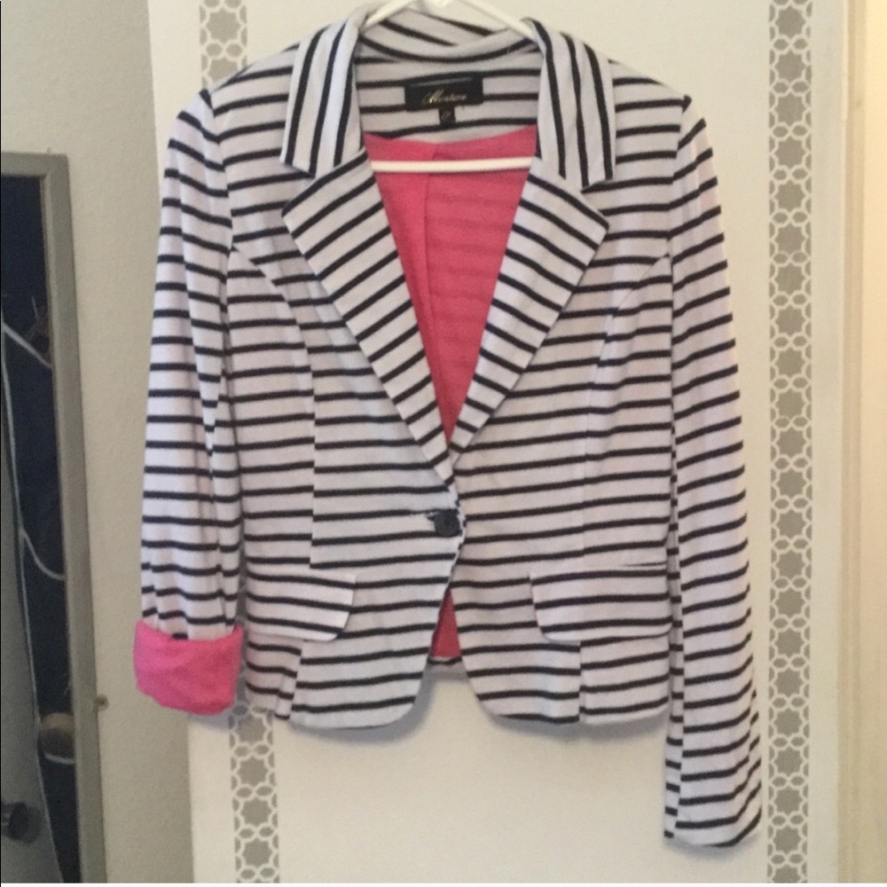 💘 Valentine’s SALE! Super cute blazer