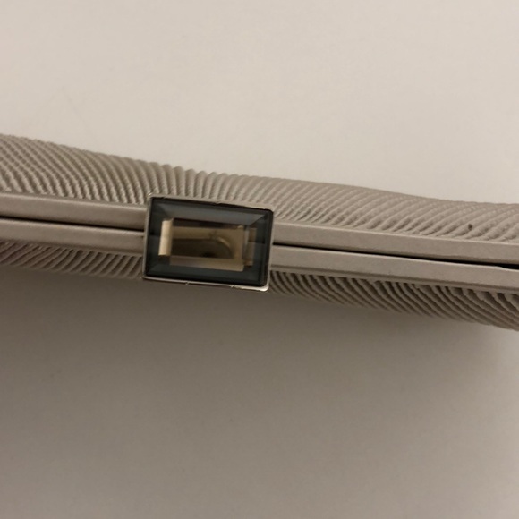 Shell Clutch - Picture 3 of 6