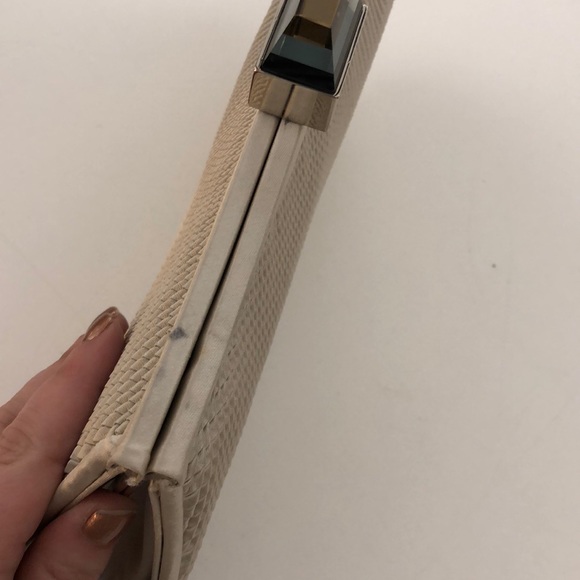 Shell Clutch - Picture 4 of 6