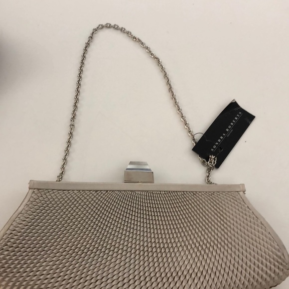 Shell Clutch - Picture 6 of 6