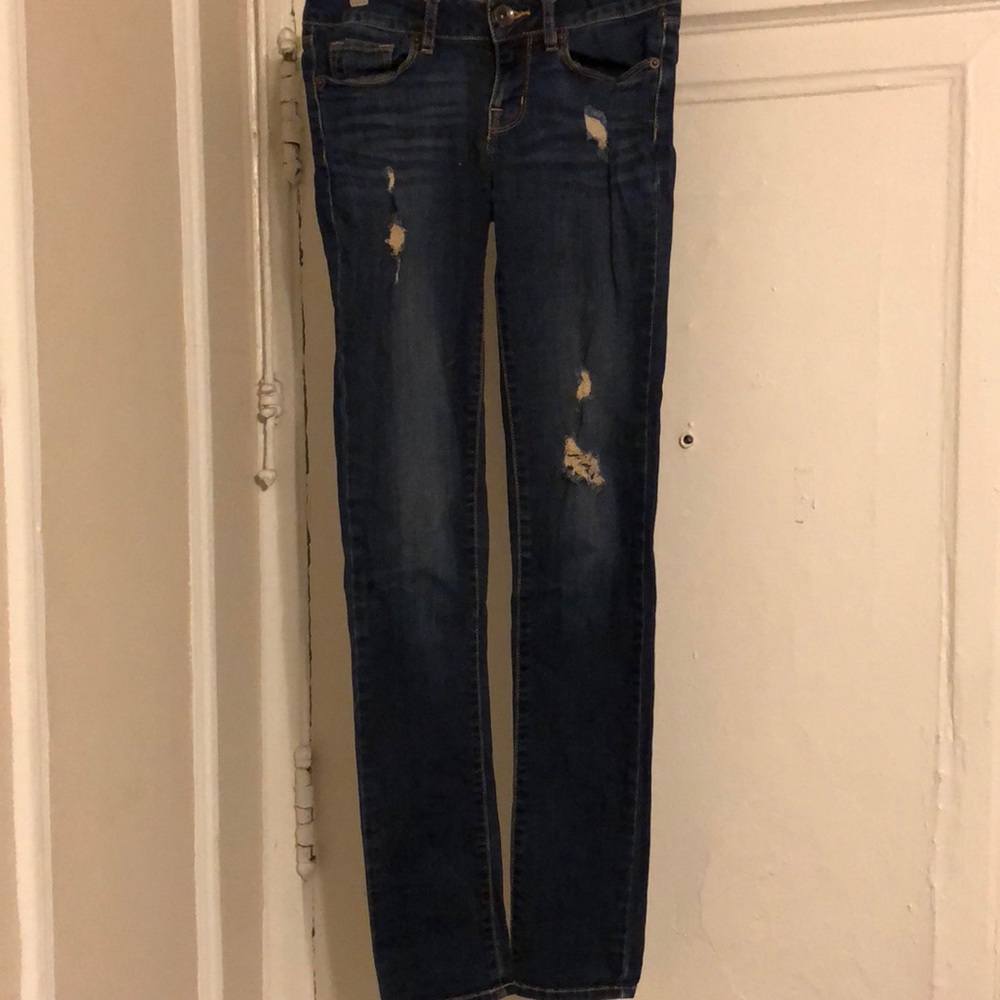 On trend distressed skinny jeans