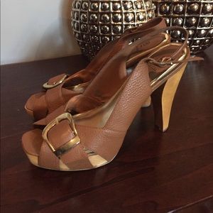 Bakers camel leather platform shoes with Gold
