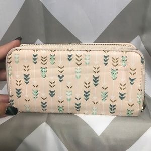 Arrow wallet