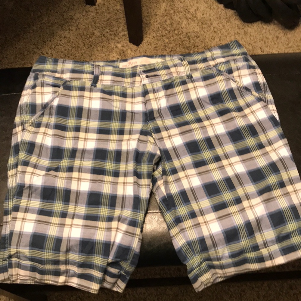 Plaid hollister shorts