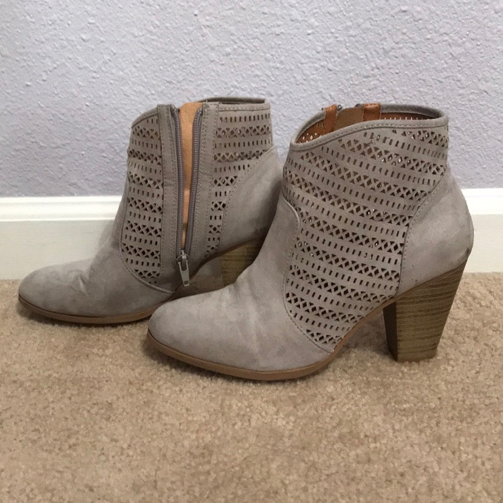 Shoes/booties