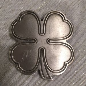Four leaf clover belt buckle pewter