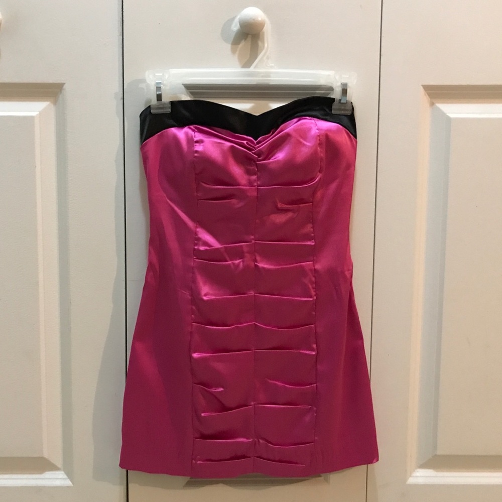 ✅Speeckless - Silky Black/Pink Mini Strapless Dress