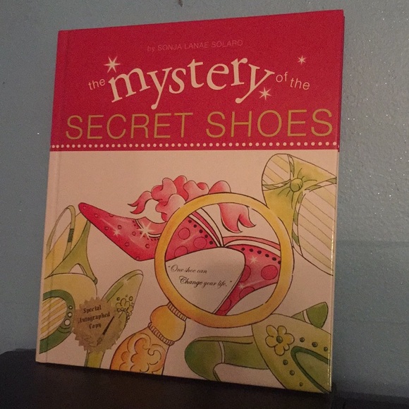 EXC Gift 4 Girls! NWT Colorful Illustrated Children's Book Signed & Personalized - Picture 1 of 8