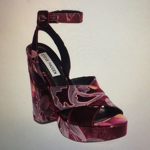 Steve Madden Jodi Velvet Covered Platform