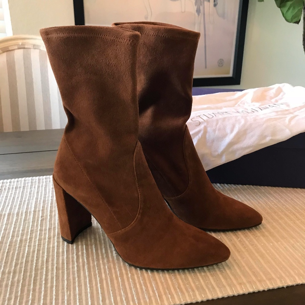 Stuart Weitzman Clinger Boots in Saddle Suede