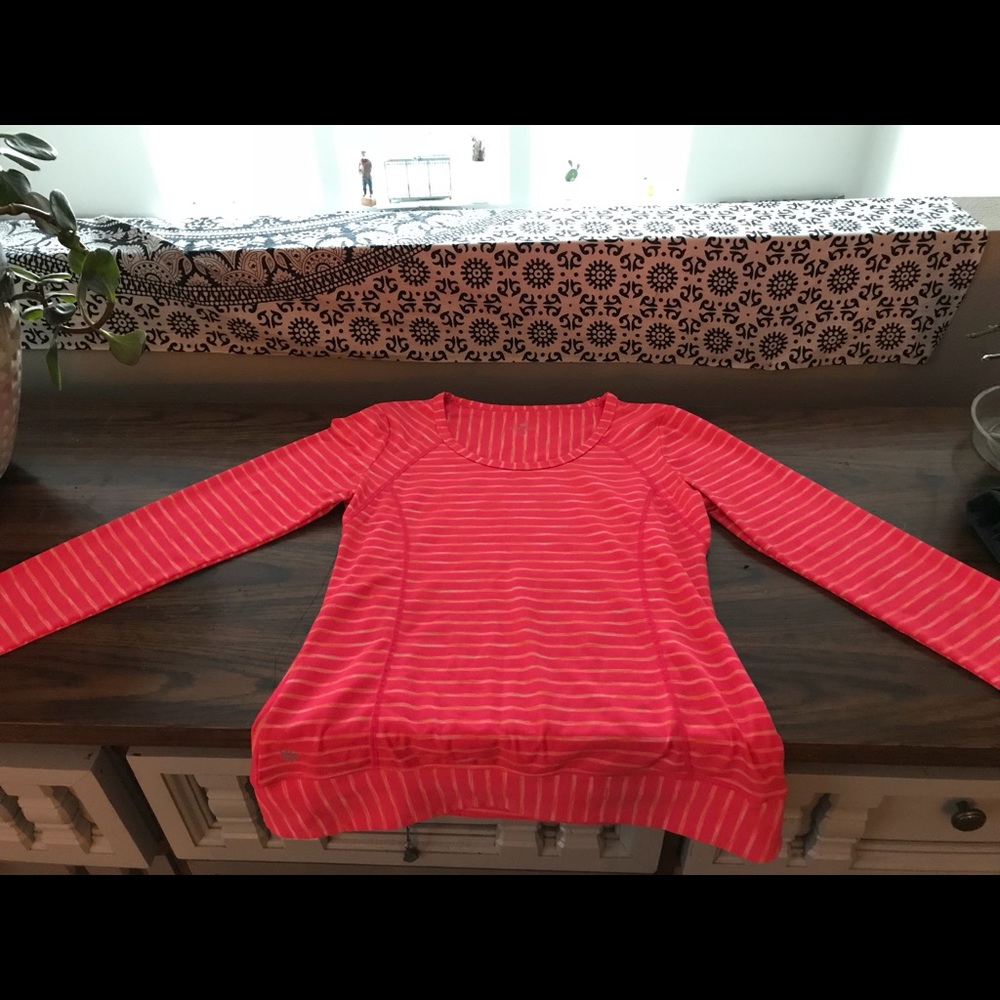 Athleta long sleeve top w/thumbholes