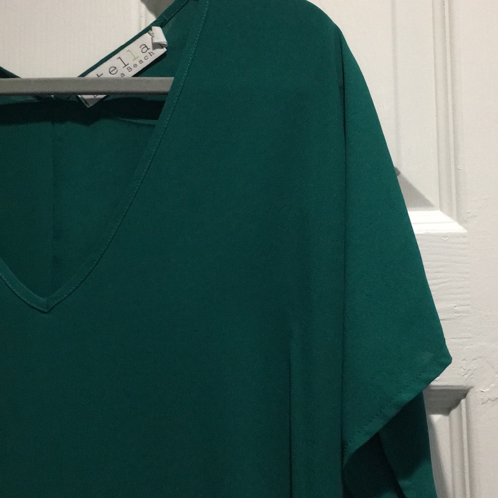 Short sleeved flowy blouse