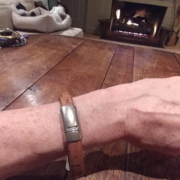 Leather and silver bracelet - Picture 2 of 2