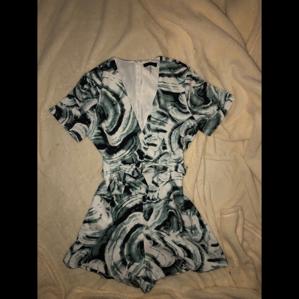 🆕 deep V neck romper🆕