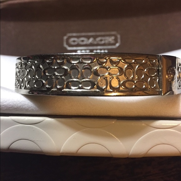 COACH LOGO BRACELET - Picture 3 of 4
