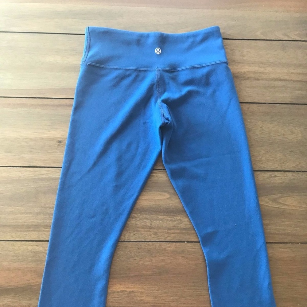 Lululemon athletica capri leggings size 4