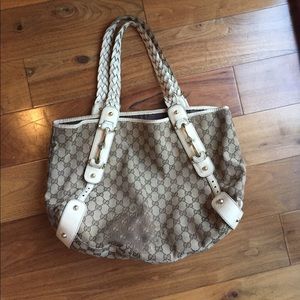 Authentic GUCCI boho shoulder bag.