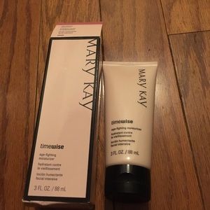 Brand new Mary Kay moisturizer normal to dry