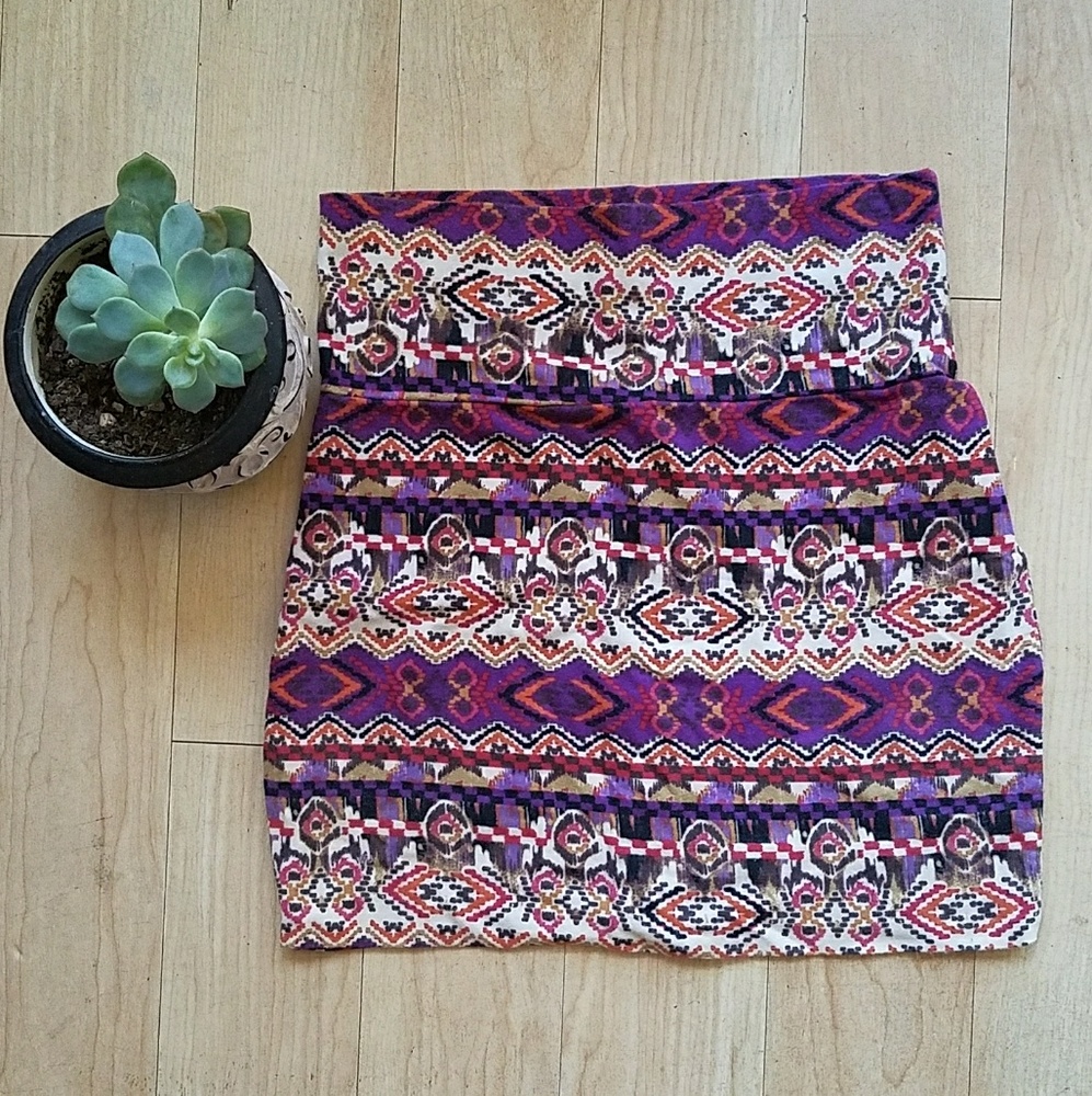 🔖SOLD🔖 🦊Lily White Tribal Bodycon Pencil Mini