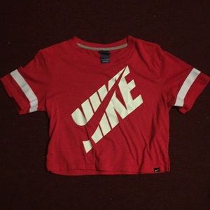 Nike Cropped tee