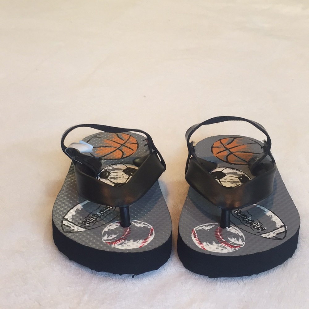 FREE WITH BUNDLE! Used toddler flip flops size 4-5