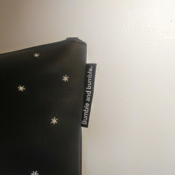 Bumble and bumble Ltd Ed Holiday Cosmetic Case - Picture 6 of 8