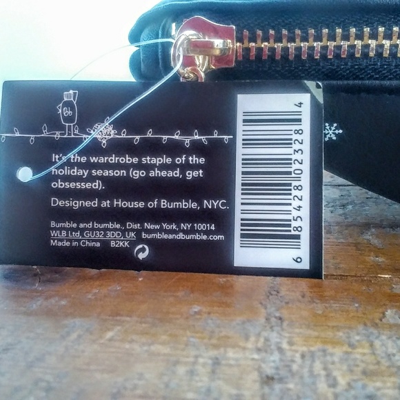 Bumble and bumble Ltd Ed Holiday Cosmetic Case - Picture 8 of 8