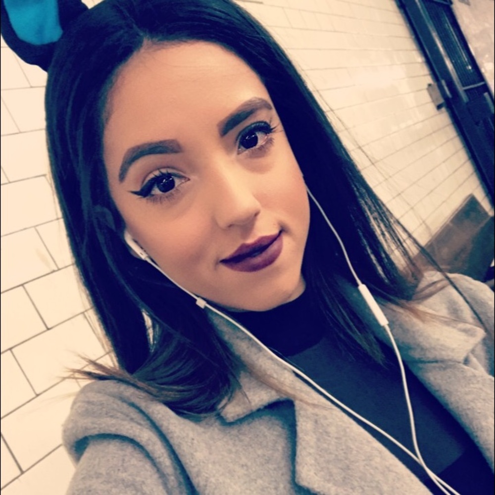 Meet your Posher, Christina