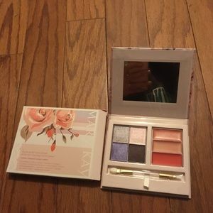 Brand new Mary Kay make up palette