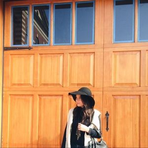 Meet your Posher, Hannah