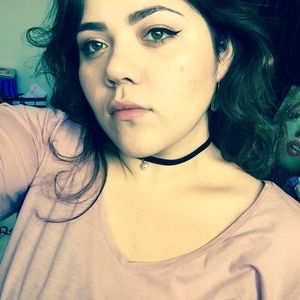 Meet your Posher, Alexis