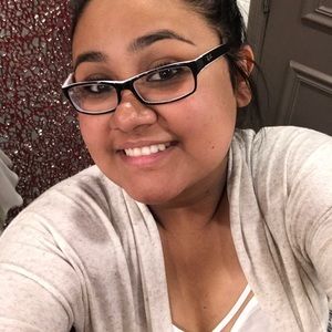 Meet your Posher, Rocio