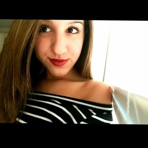 Meet your Posher, Selina