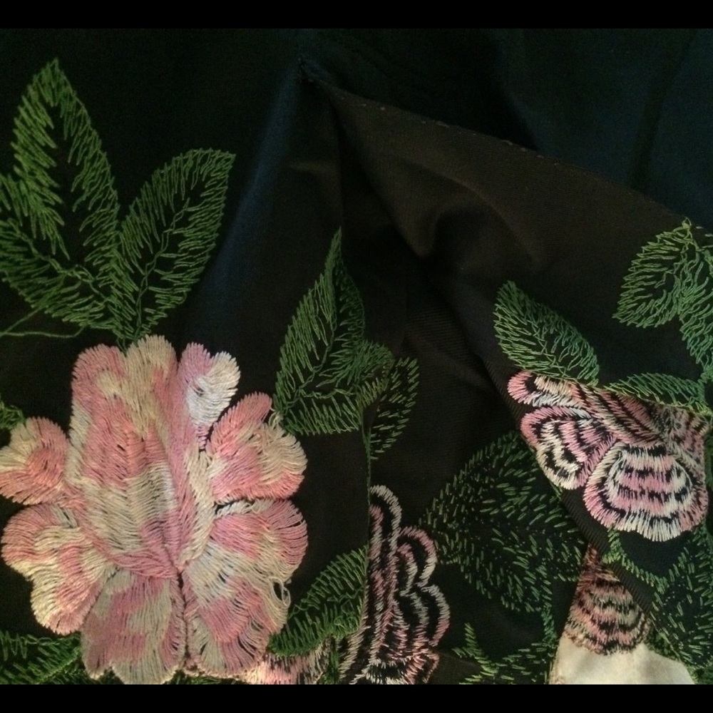 Slip - Picture 3 of 6
