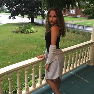 Meet your Posher, Briana