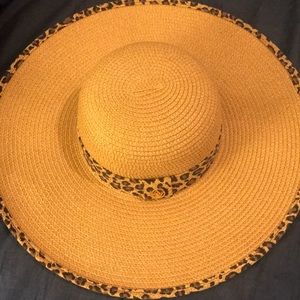 Adrienne Vittadini Floppy Beach Hat