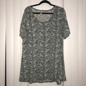 LuLaRoe Perfect Tee heaters Geometric Print