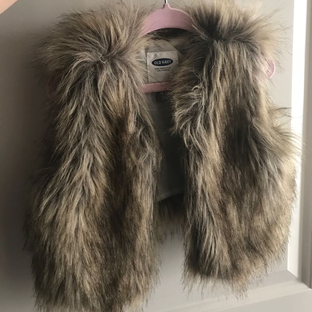 Old navy 12-18m toddler fur vest