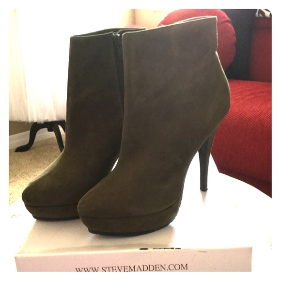 Steve Madden Booties - Picture 1 of 3