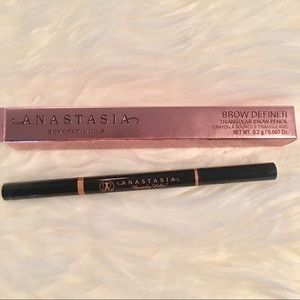 Anastasia Beverly Hilla Brow Definer in Ebony