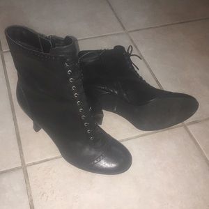 💥BLACK LEATHER APOSTROPHE ANKLE BOOTS💥